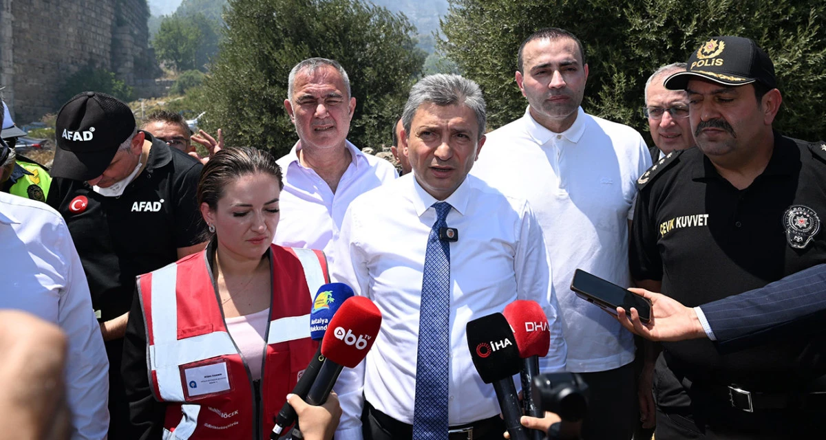 Antalya&rsquo;da 3 İl&ccedil;ede Yangın Kontrol Altında