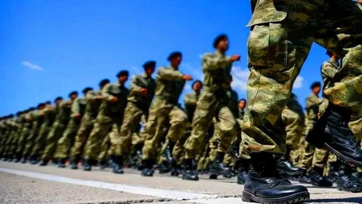 Askerlik 3 Aya mı D&uuml;ş&uuml;yor?