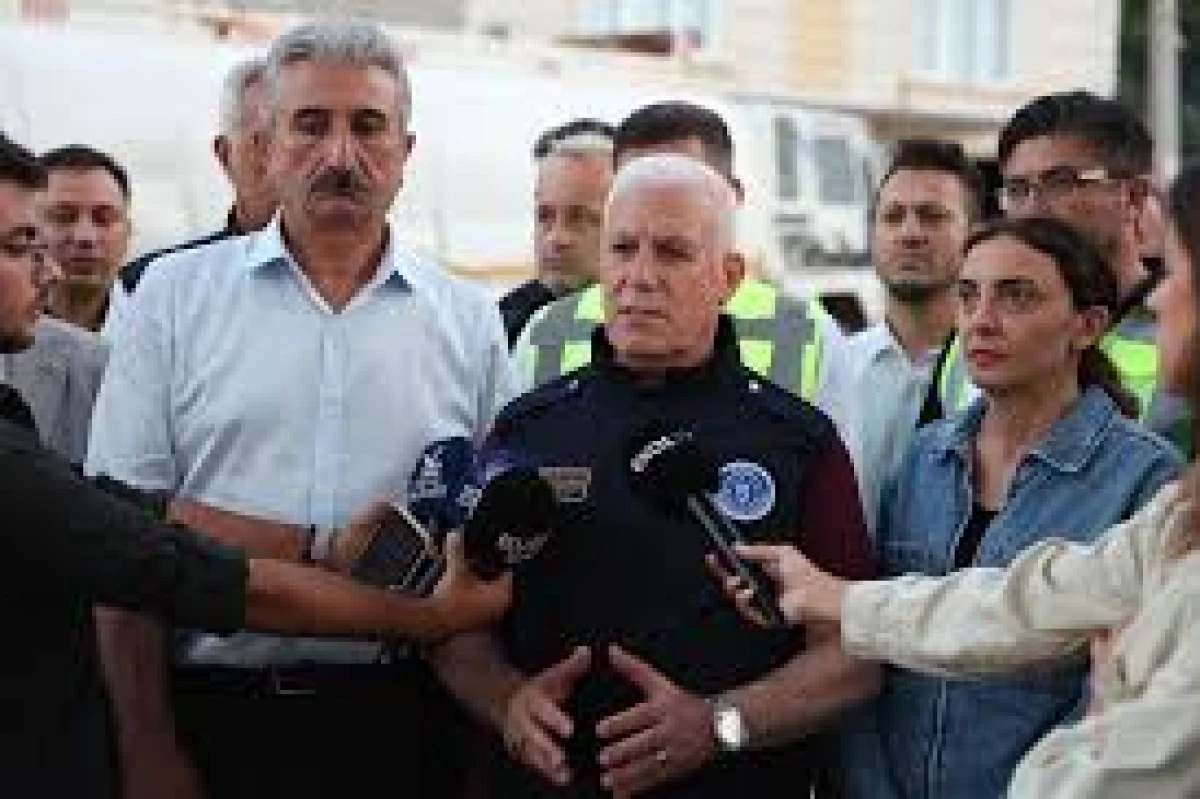 Başkan Bozbey, Bursa&rsquo;daki Yangın B&ouml;lgesinde Vatandaşlarla Buluştu