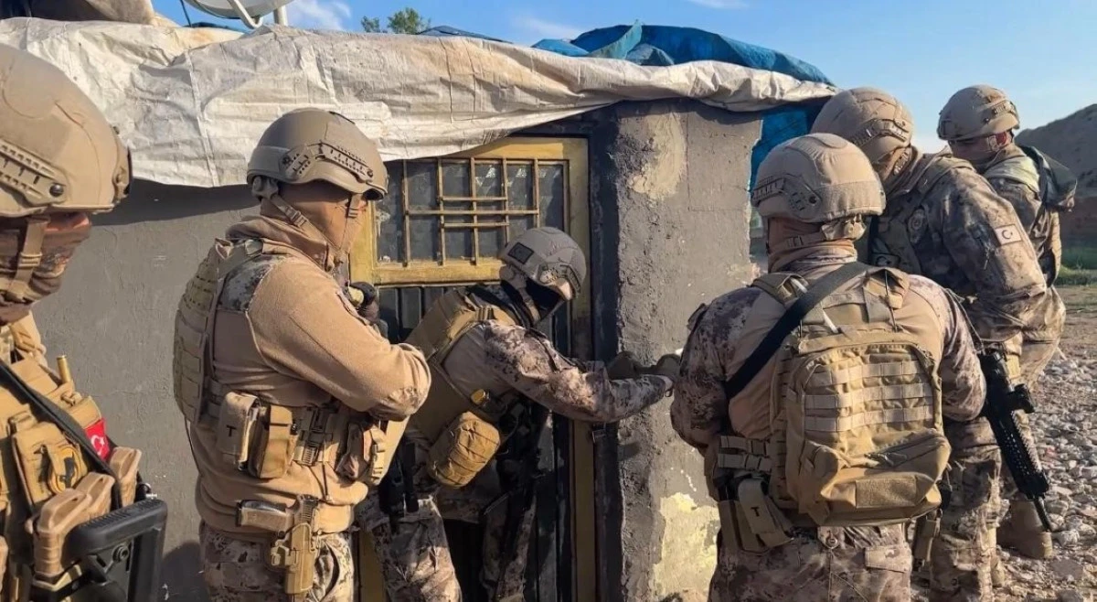 Batman&rsquo;da Zehir Tacirlerine B&uuml;y&uuml;k Darbe: 15 Baskın, 18 Tutuklama