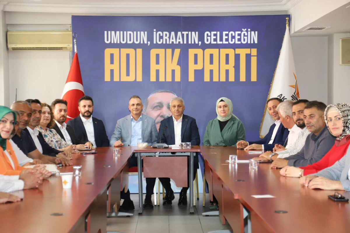 &Ccedil;evre ve Şehircilik İl M&uuml;d&uuml;r&uuml; Malik Batur Esenyurt&rsquo;u Ziyaret Etti