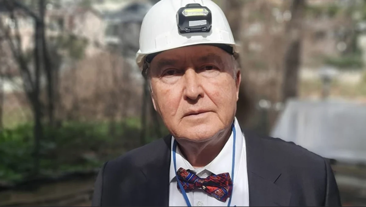 Deprem bilimci Ahmet Ercan, beyin kanaması ge&ccedil;irdi, tedavi altında.