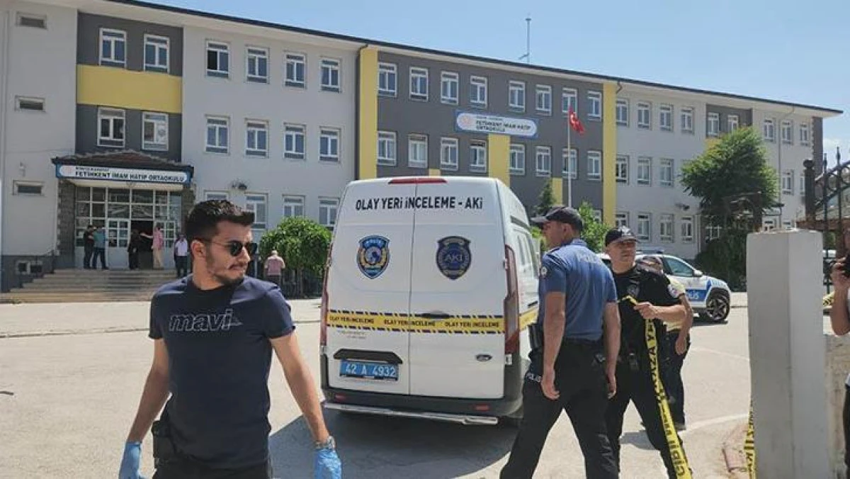 Konya&rsquo;da Okulda Silahlı Saldırı: Rehber &Ouml;ğretmen Hayatını Kaybetti