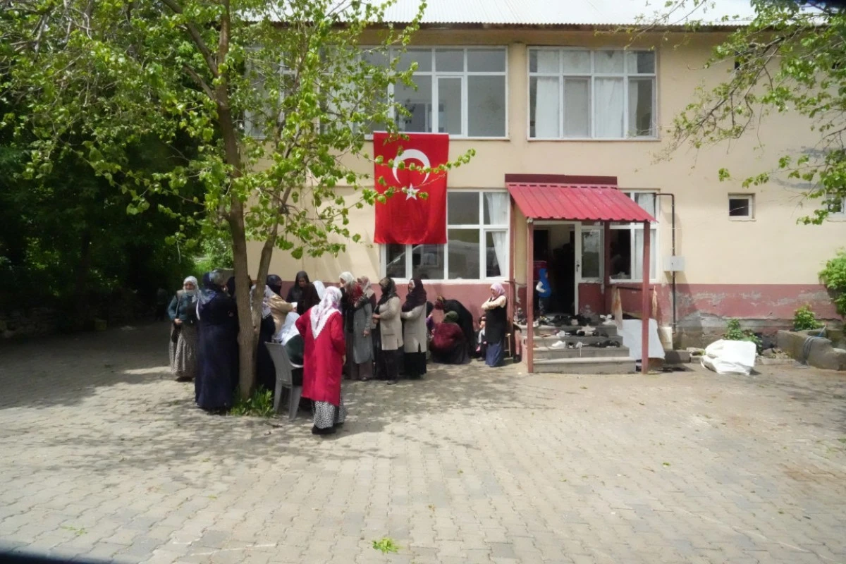 Pen&ccedil;e-Kilit&rsquo;te Yıldırım İsabet Eden Uzman &Ccedil;avuş Mesut Karadağ Şehit Oldu