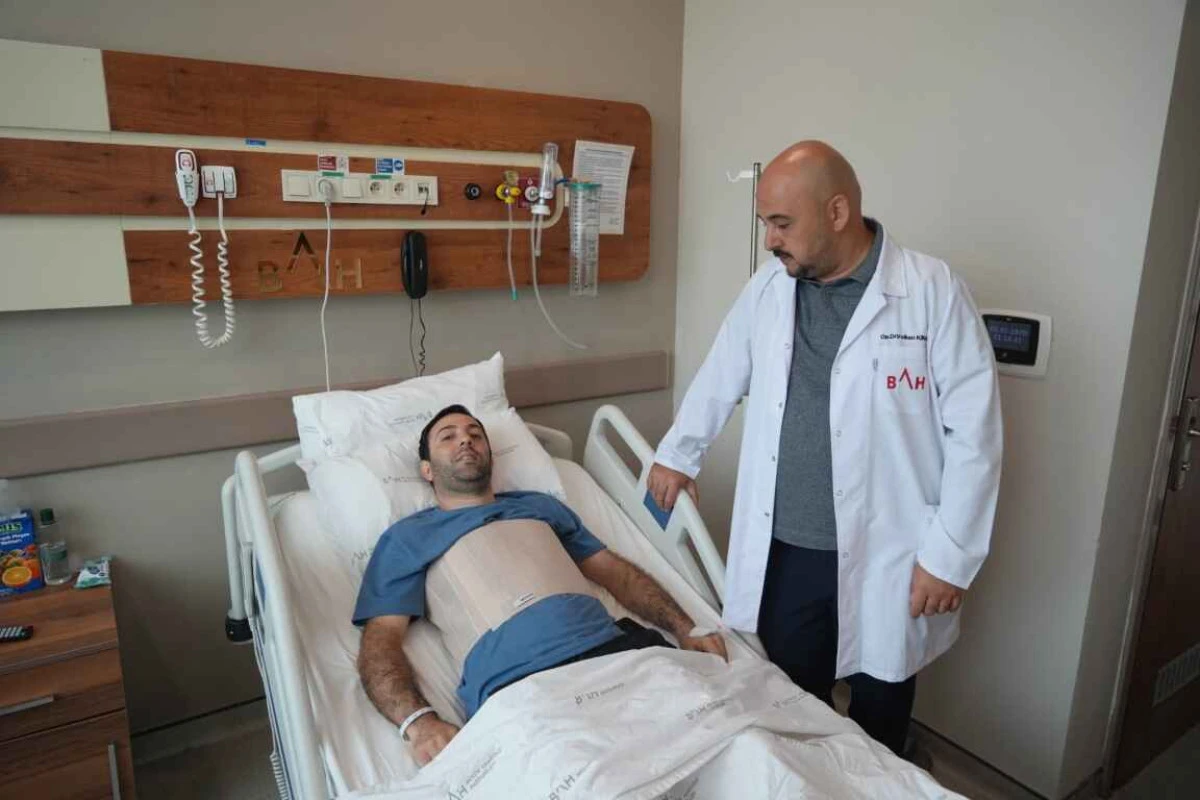 Samsun&rsquo;da Karın Ağrısıyla Gitti, 30 Cm&rsquo;lik Kitle &Ccedil;ıkarıldı