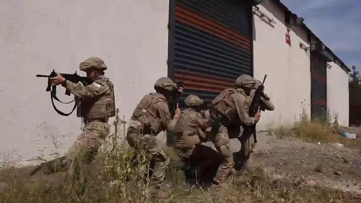 Şanlıurfa&rsquo;da 34 Milyon TL&rsquo;lik Ka&ccedil;ak İmitasyon G&ouml;zl&uuml;k Ele Ge&ccedil;irildi