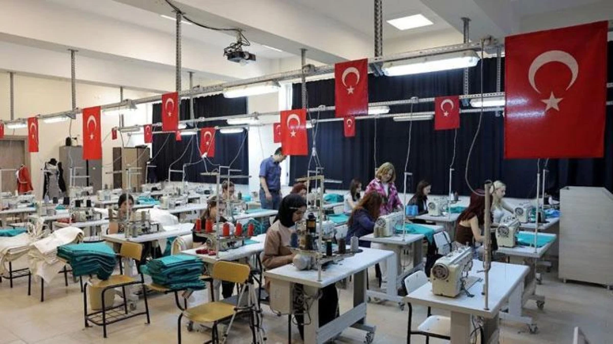 Trakya &Uuml;niversitesi &Ouml;ğrencileri Ameliyathane İ&ccedil;in Tekstil &Uuml;retiyor